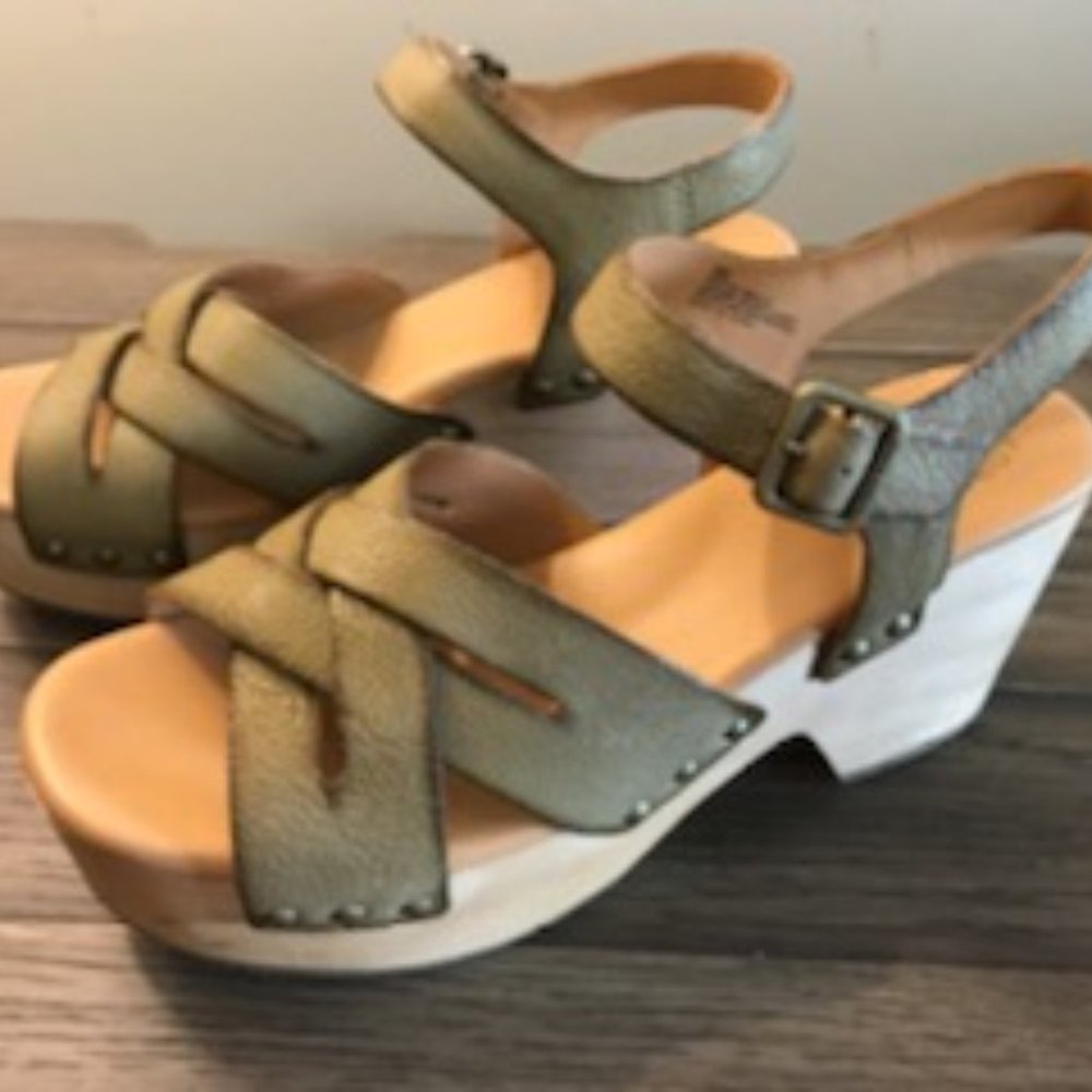 Kork-Ease Olive Green Leather Wedge Sandals